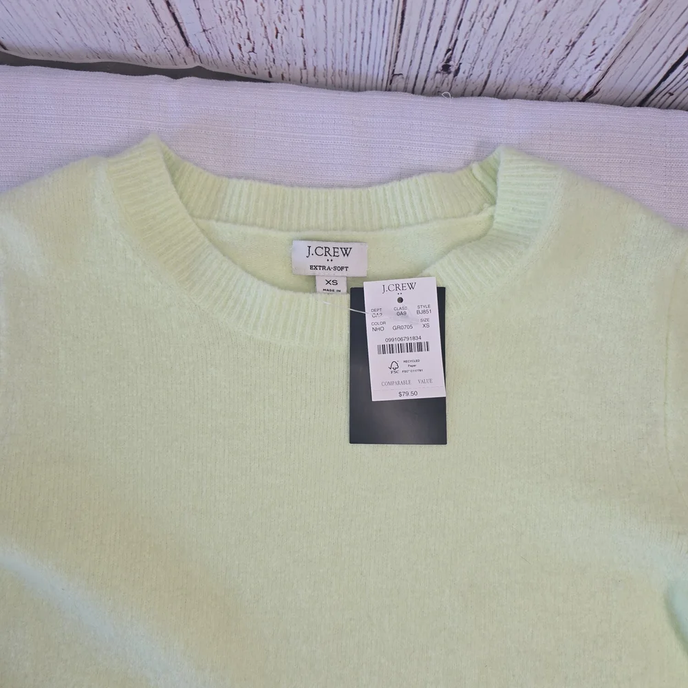NWT J. Crew Extra Soft Lime Green Crew Neck Sweater XS Womans Wool Blend Preppy